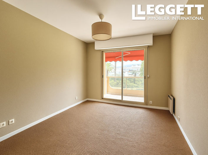 Image No.10-1 Bed Apartment for sale