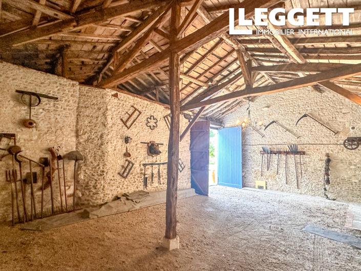 Image No.8-4 Bed House for sale