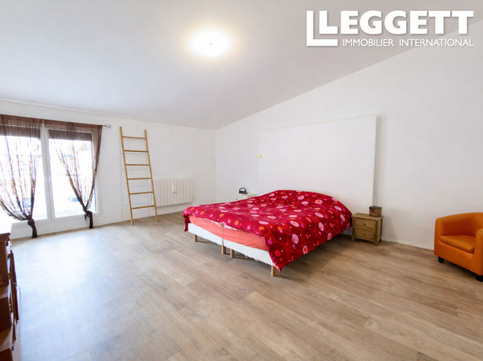 Image No.6-3 Bed House for sale