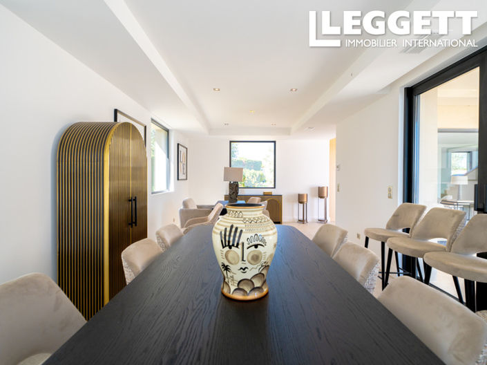 Image No.5-5 Bed House for sale