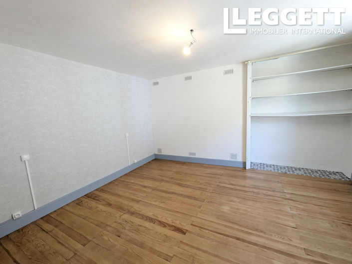 Image No.6-3 Bed House for sale
