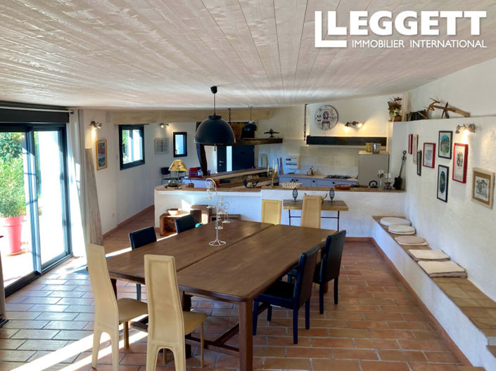 Image No.3-10 Bed House for sale