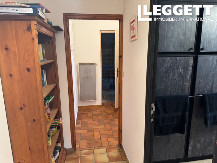 Image No.8-4 Bed House for sale