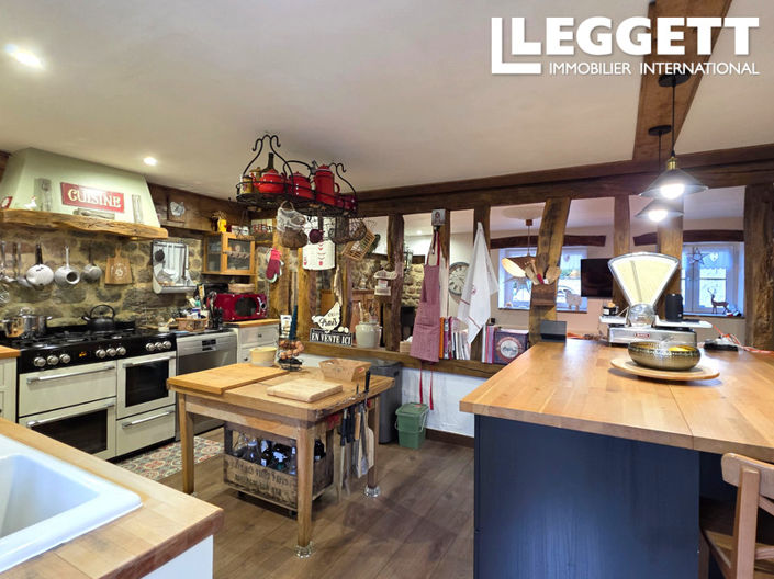 Image No.6-7 Bed House for sale