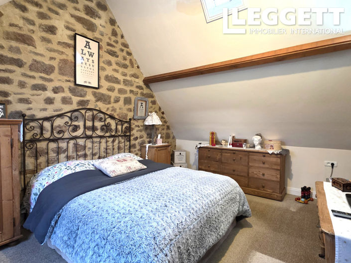 Image No.8-7 Bed House for sale