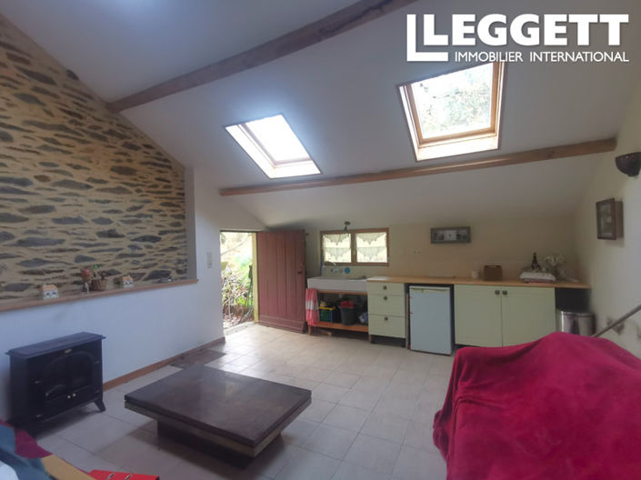 Image No.8-2 Bed House for sale