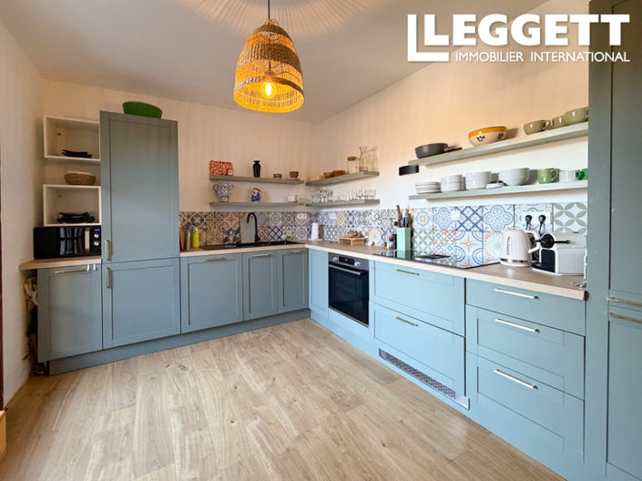 Image No.2-4 Bed House for sale