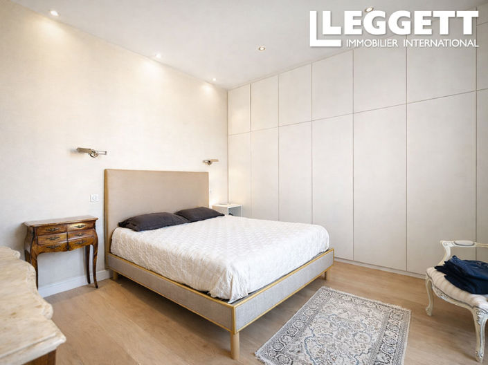 Image No.6-7 Bed House for sale