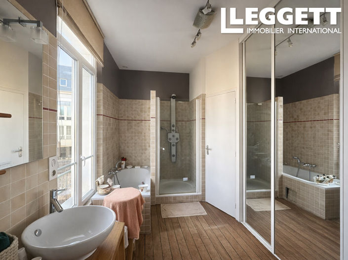 Image No.9-7 Bed House for sale