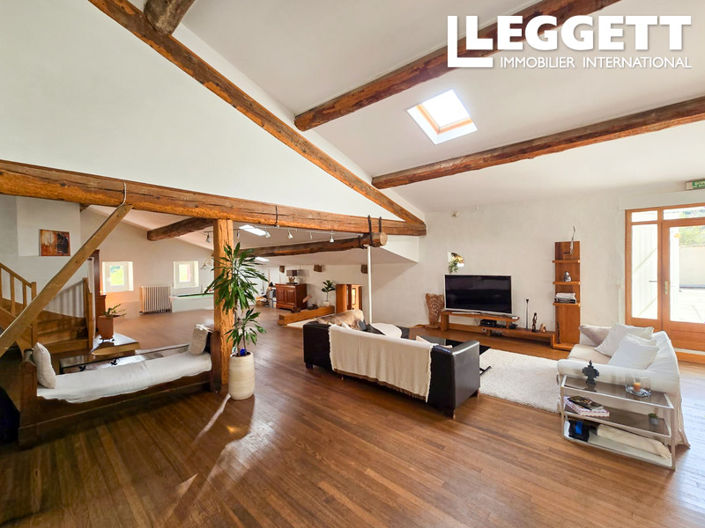 Image No.6-8 Bed House for sale