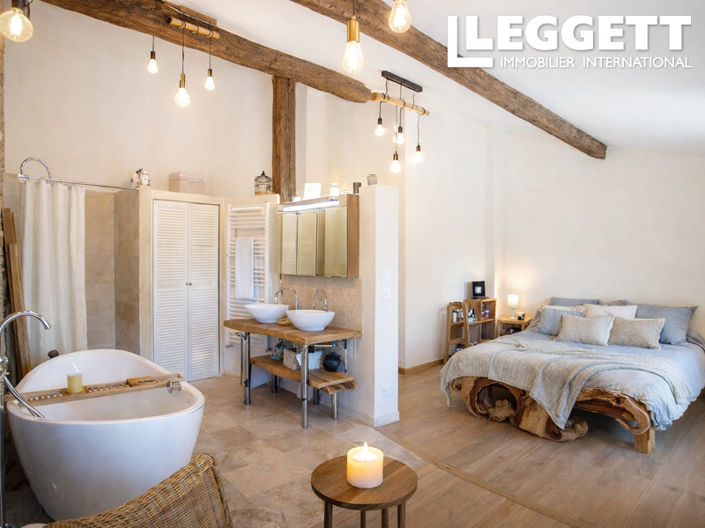 Image No.7-8 Bed House for sale