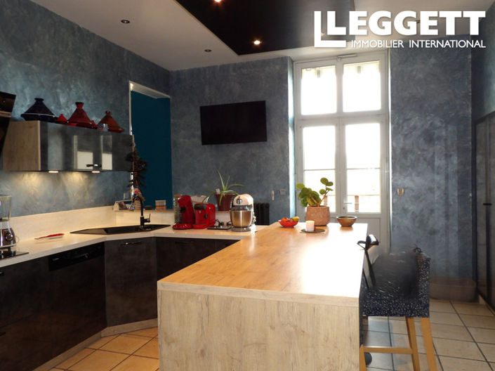 Image No.7-6 Bed House for sale