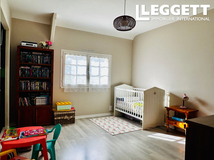 Image No.9-3 Bed House for sale