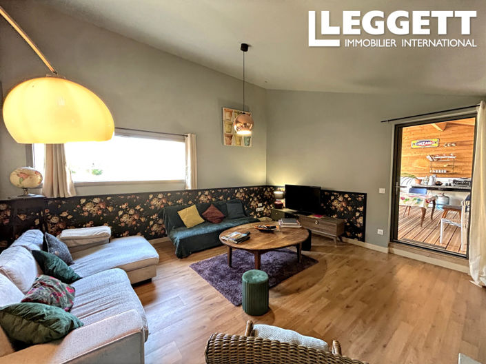 Image No.5-9 Bed House for sale