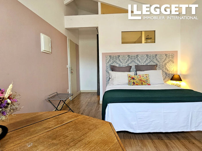 Image No.8-9 Bed House for sale