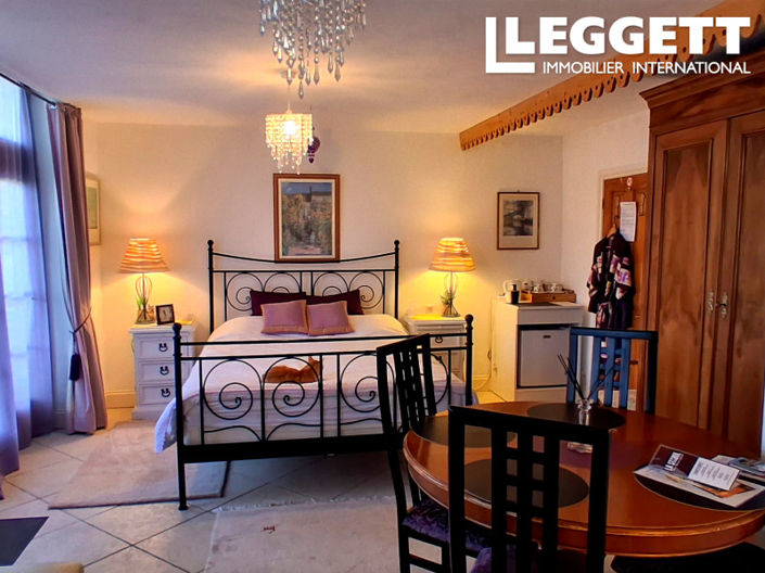 Image No.7-5 Bed House for sale