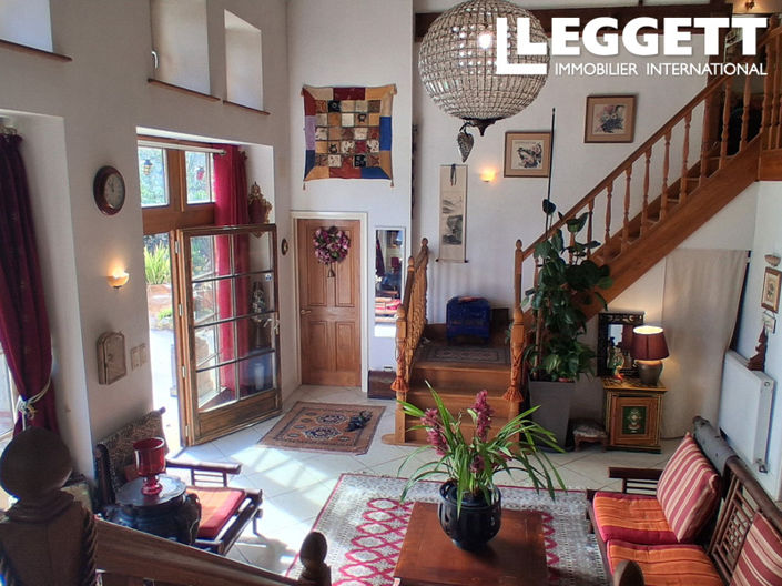 Image No.8-5 Bed House for sale