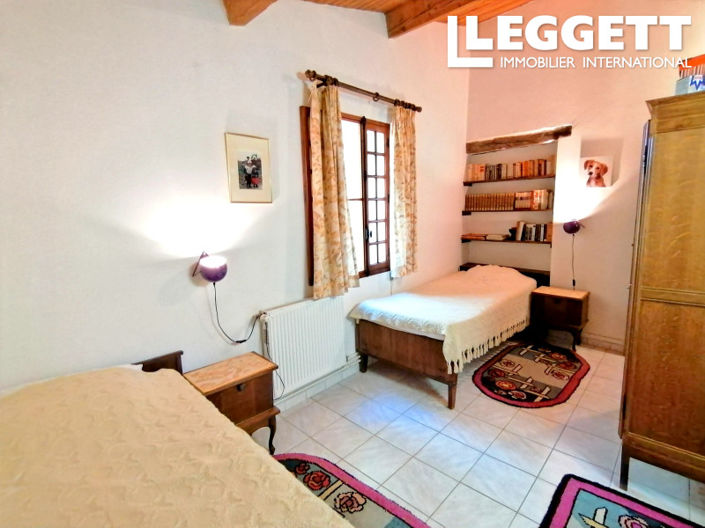 Image No.10-3 Bed House for sale