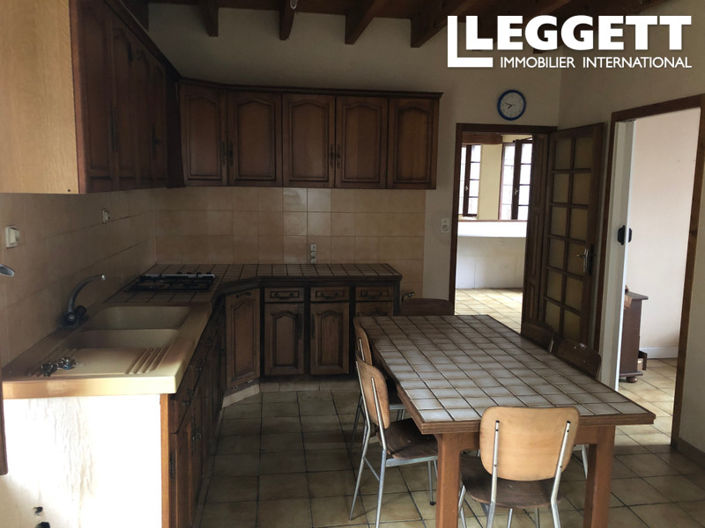 Image No.8-7 Bed House for sale