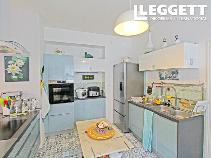 Image No.7-6 Bed House for sale