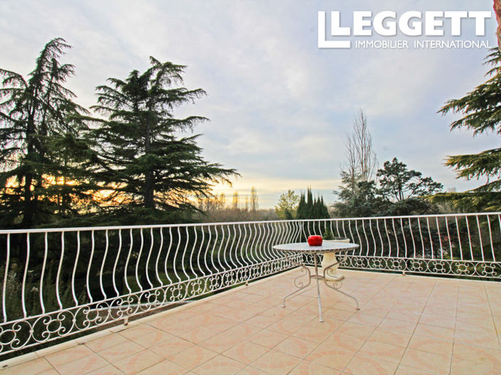 Image No.9-6 Bed House for sale