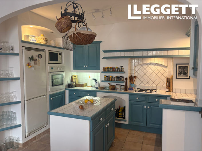 Image No.10-6 Bed House for sale