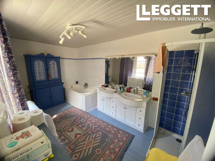 Image No.4-6 Bed House for sale