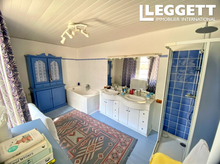 Image No.5-6 Bed House for sale