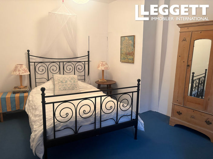 Image No.6-6 Bed House for sale