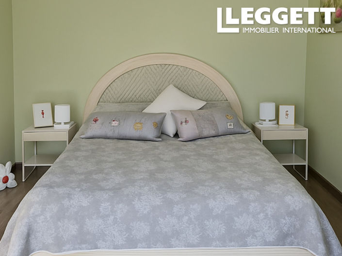 Image No.6-7 Bed House for sale