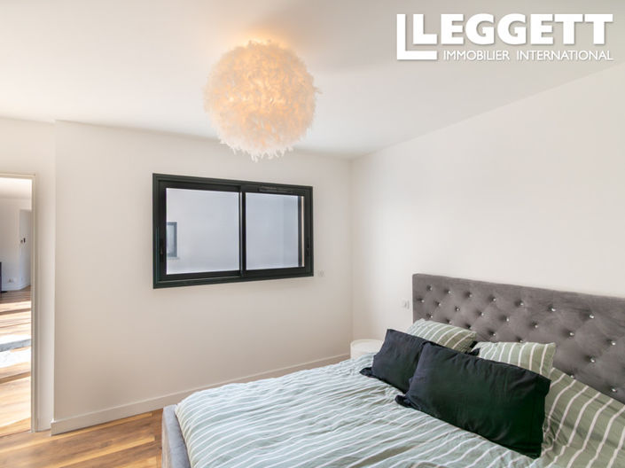 Image No.5-4 Bed House for sale