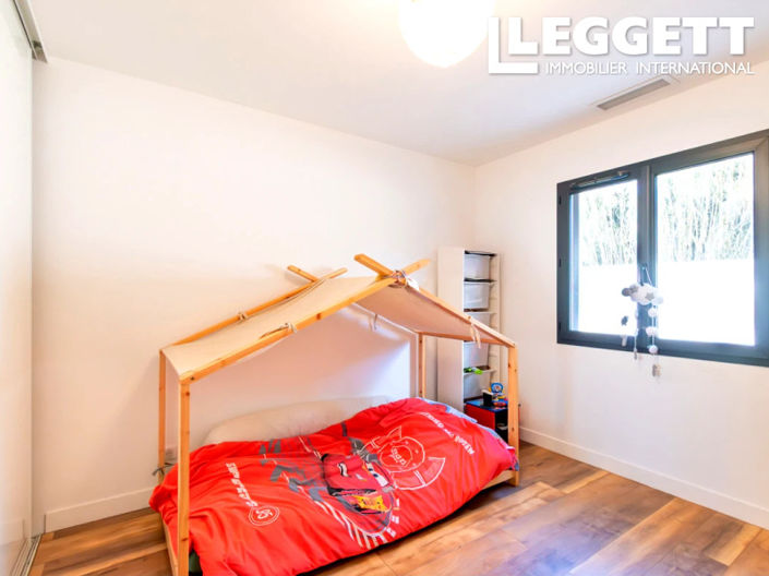 Image No.9-4 Bed House for sale