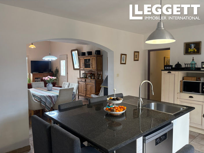 Image No.2-5 Bed House for sale