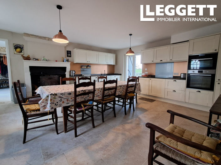 Image No.4-6 Bed House for sale