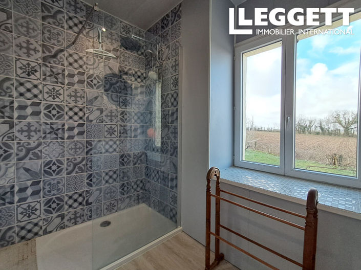 Image No.9-6 Bed House for sale