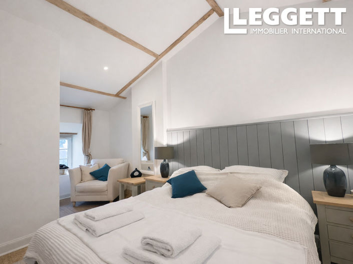 Image No.6-5 Bed House for sale