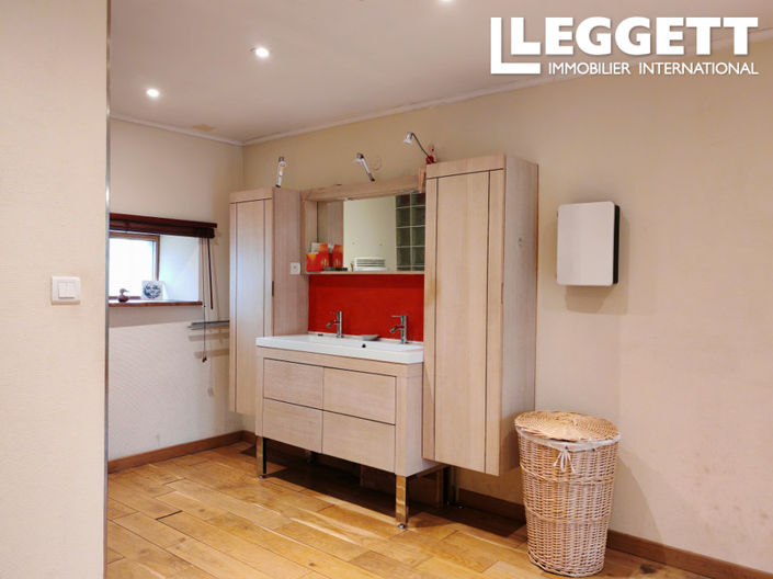 Image No.7-4 Bed House for sale