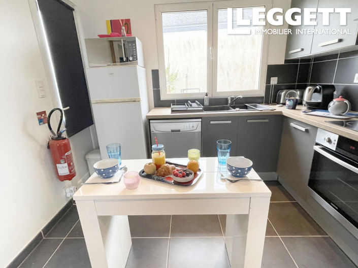 Image No.8-10 Bed House for sale