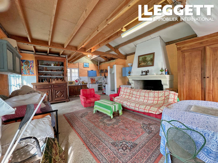 Image No.8-2 Bed House for sale