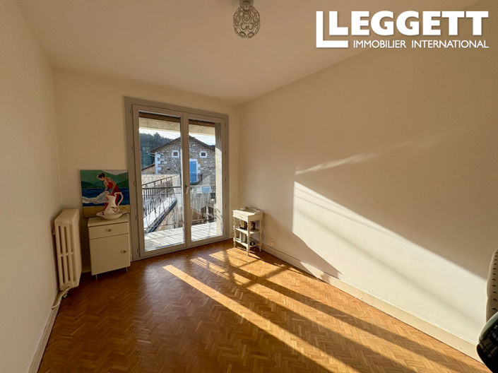 Image No.6-4 Bed House for sale