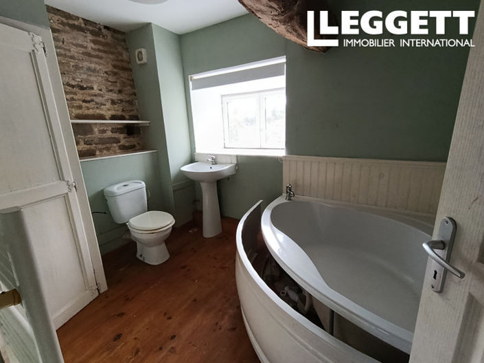 Image No.8-3 Bed House for sale