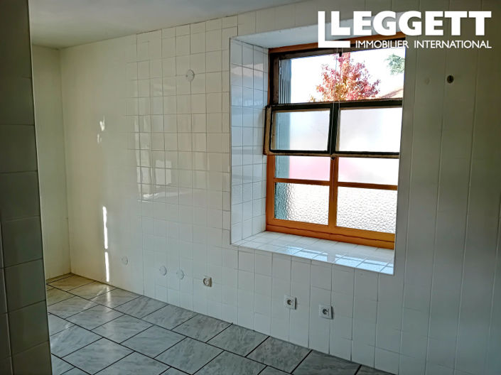 Image No.5-2 Bed House for sale