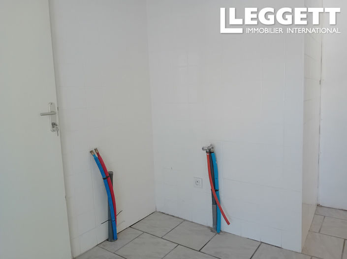 Image No.8-2 Bed House for sale