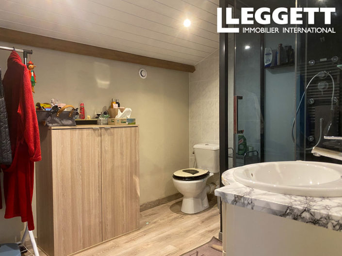 Image No.8-2 Bed House for sale