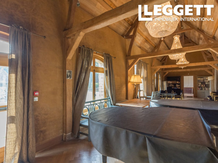 Image No.4-6 Bed Chateaux for sale