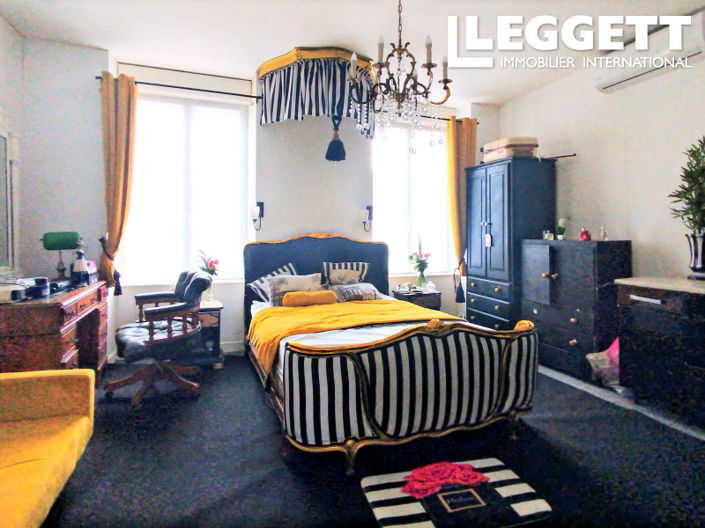 Image No.5-2 Bed House for sale