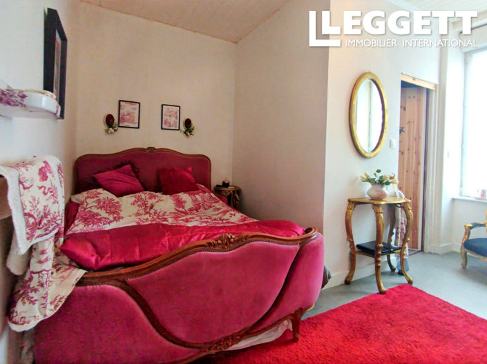 Image No.6-2 Bed House for sale