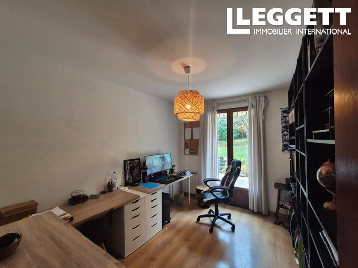 Image No.6-3 Bed House for sale