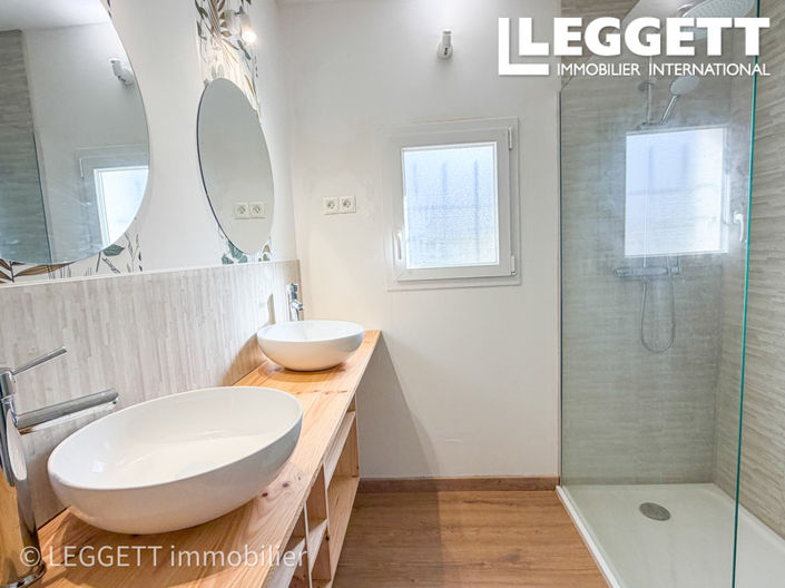 Image No.10-3 Bed House for sale