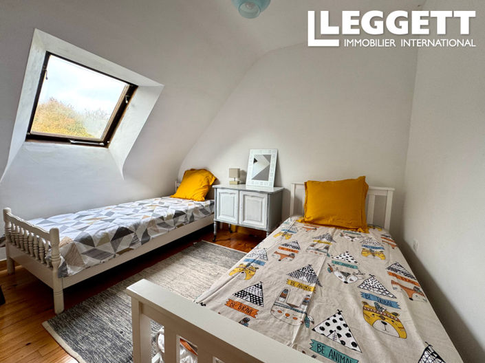 Image No.9-5 Bed House for sale